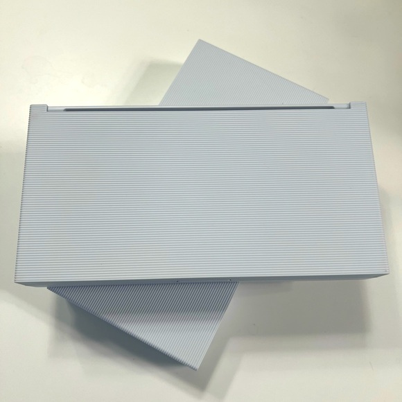 Lashify White Double-G-Unit Gossamer Storage Case (soft touch) - Picture 3 of 5